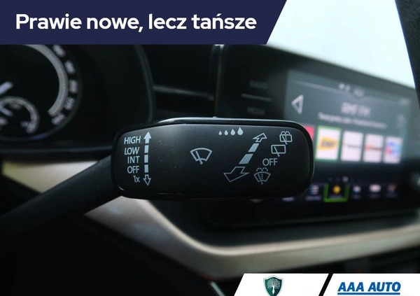 Skoda Kamiq cena 100000 przebieg: 8369, rok produkcji 2022 z Brwinów małe 352